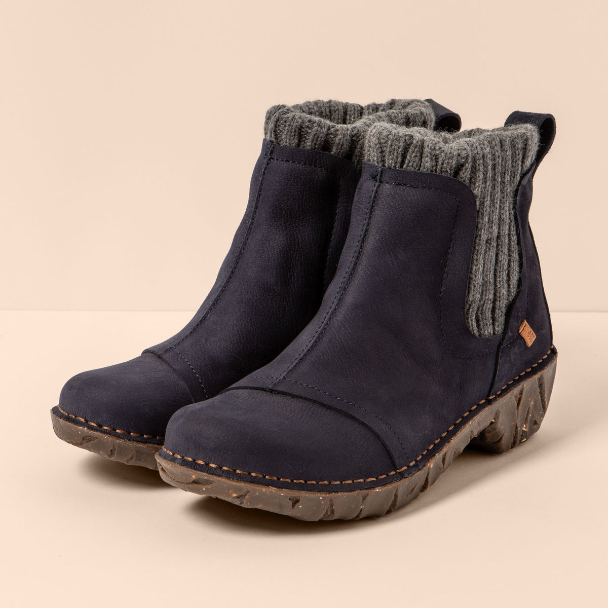 gid://shopify/Product/16124617556300_2