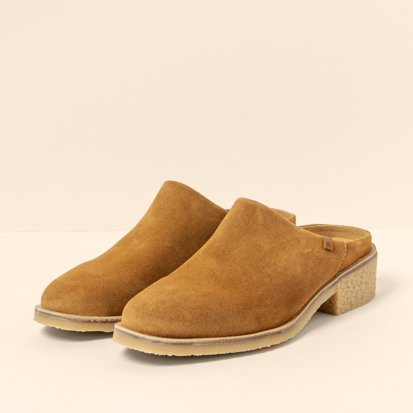 gid://shopify/Product/15700147896652_2