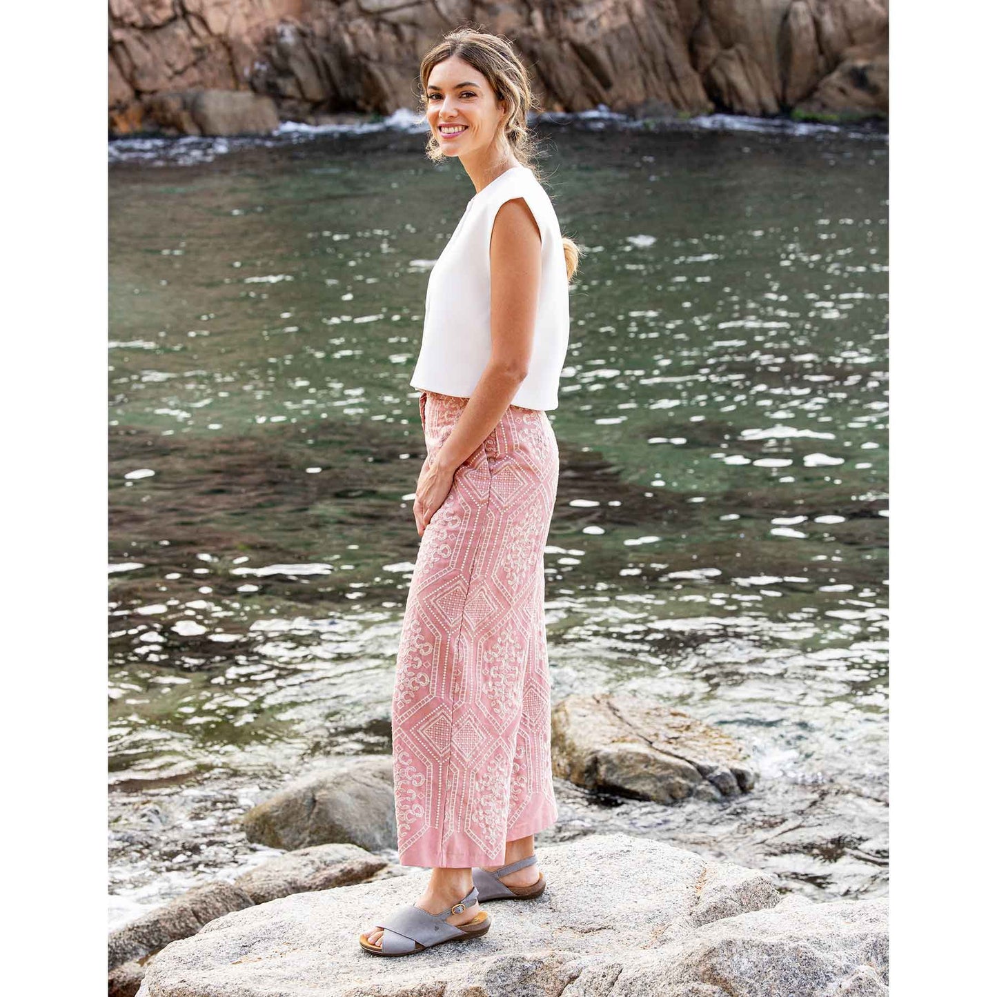 gid://shopify/Product/15700373176652_8