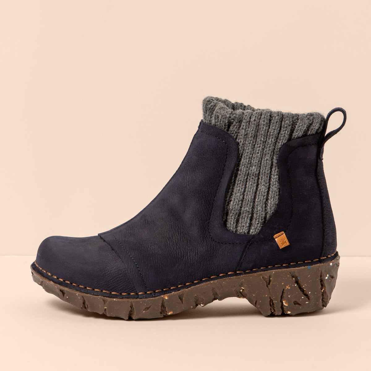 gid://shopify/Product/16124617556300_1