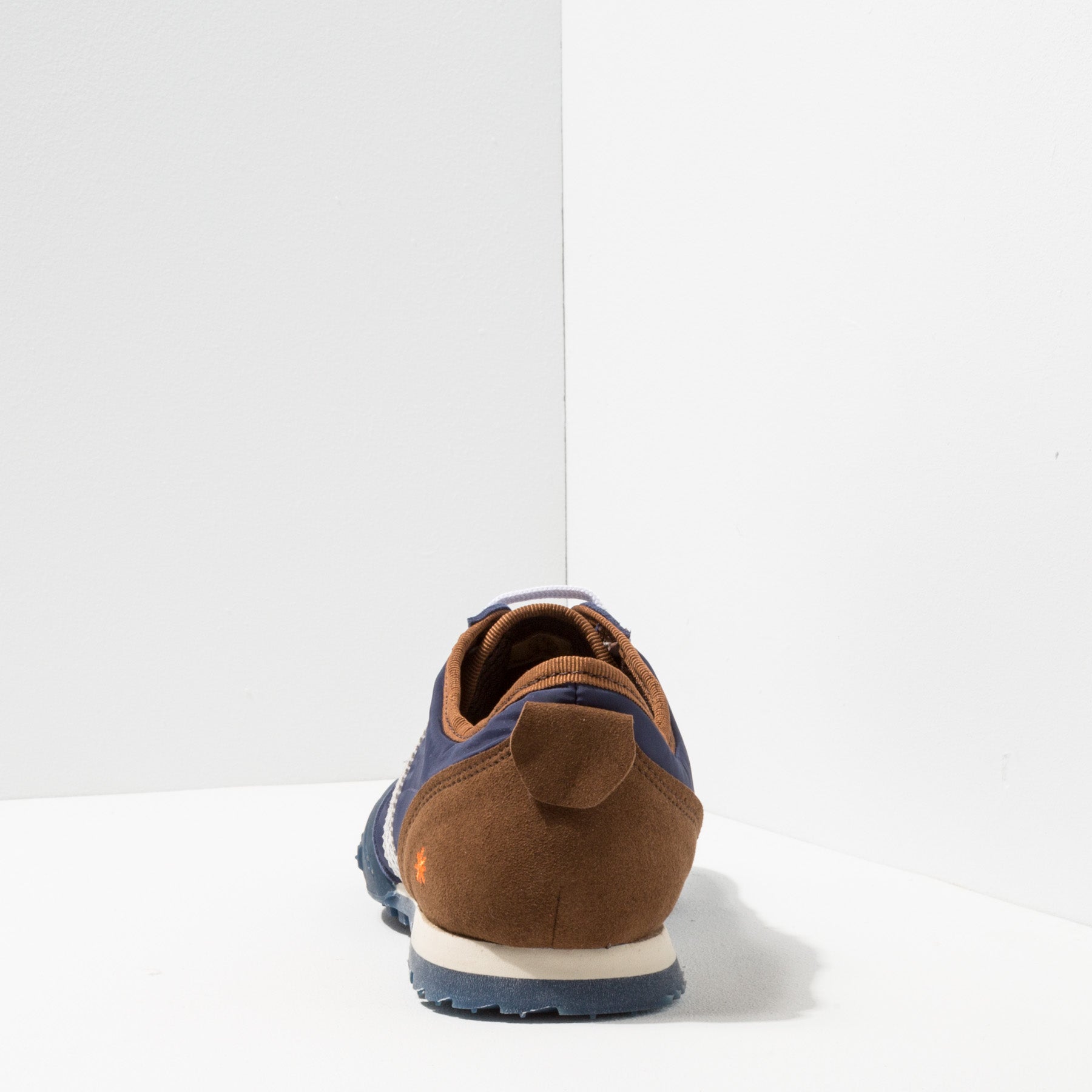 gid://shopify/Product/15785676669260_8