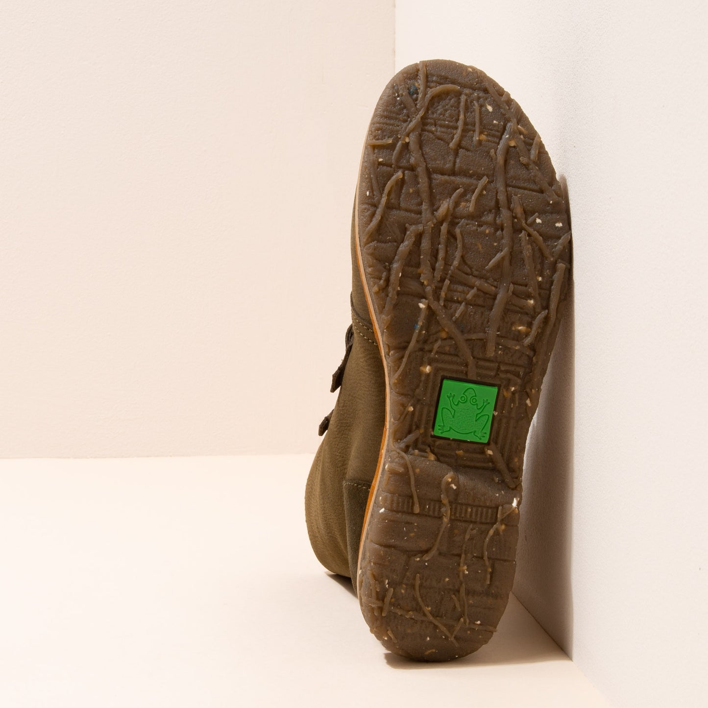 gid://shopify/Product/15699994771788_6
