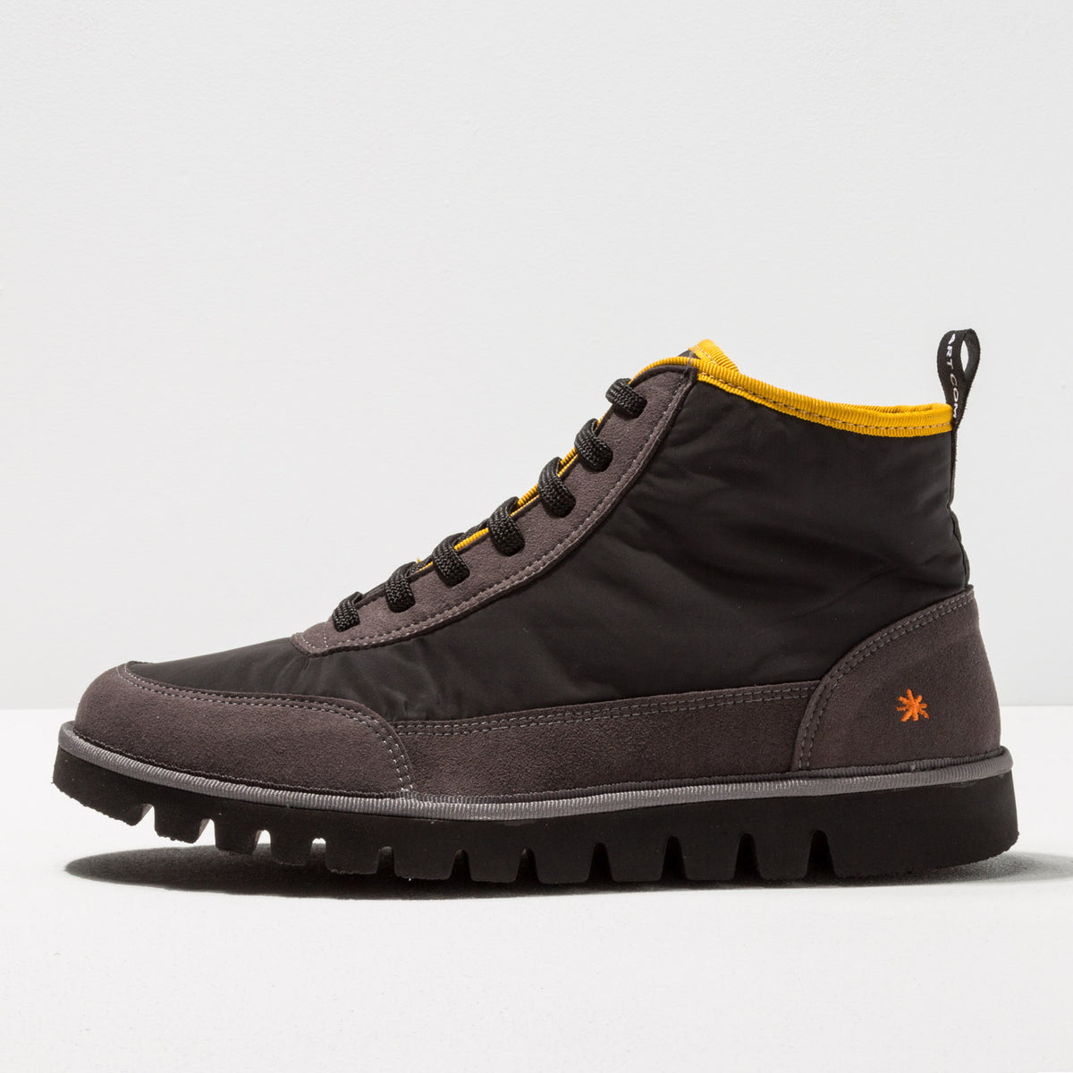 gid://shopify/Product/16171345740108_1