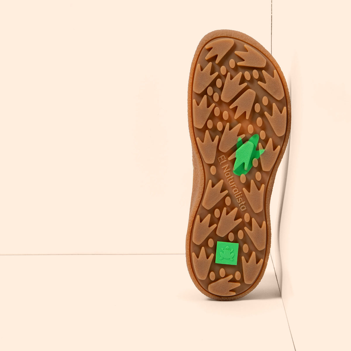 gid://shopify/Product/16124702654796_3