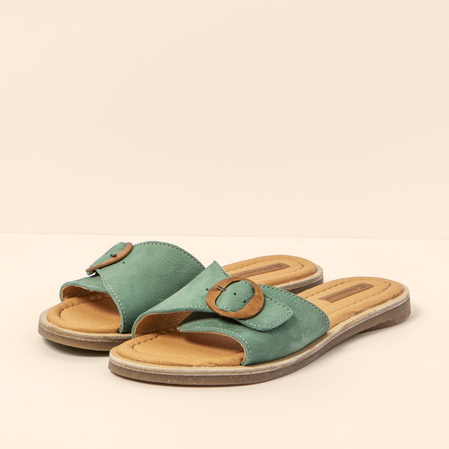 gid://shopify/Product/15700051493196_5