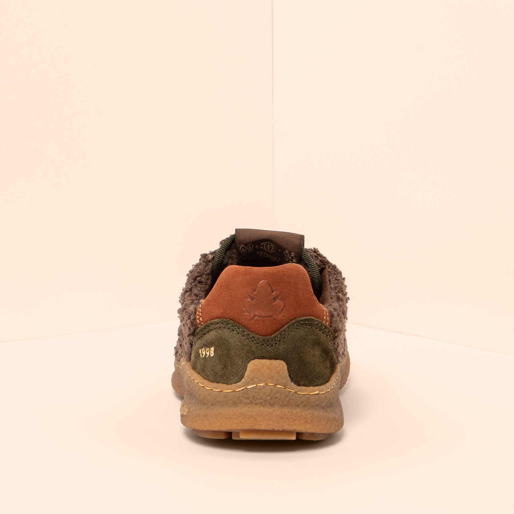 gid://shopify/Product/15700778320204_5