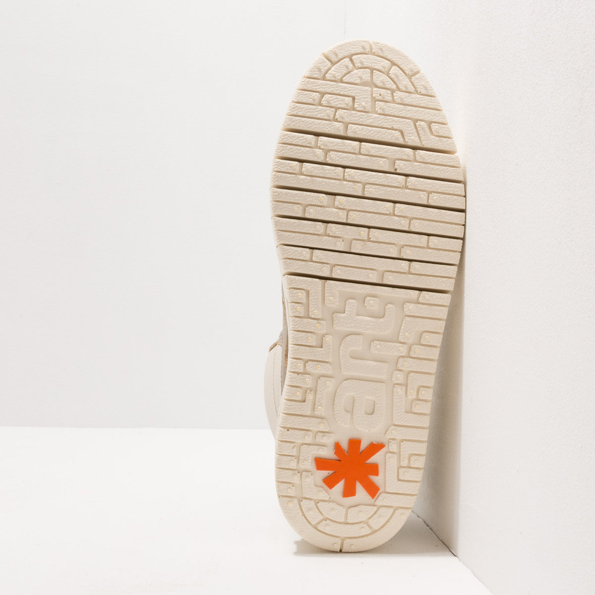 gid://shopify/Product/16171479400780_6
