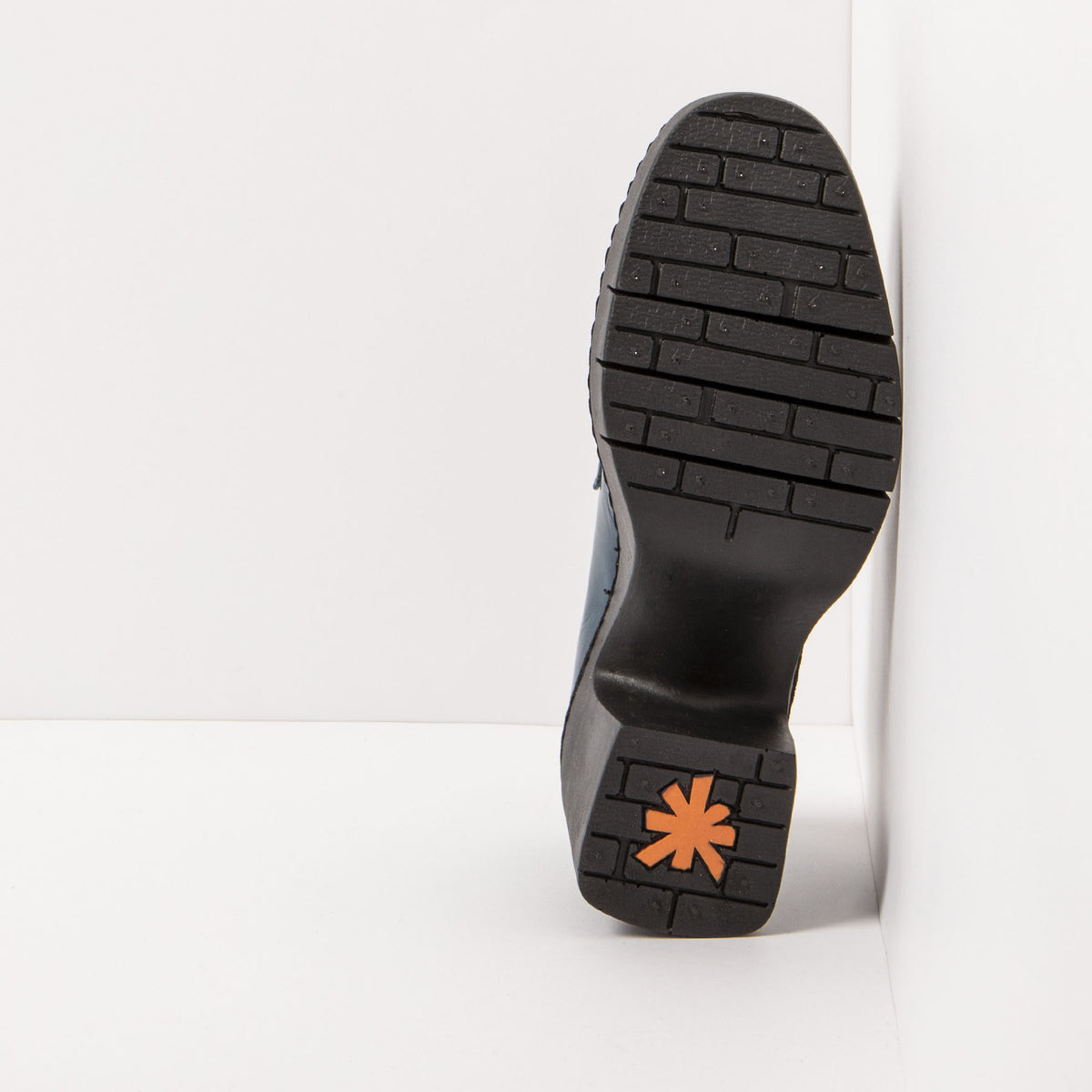 gid://shopify/Product/16171418091852_6