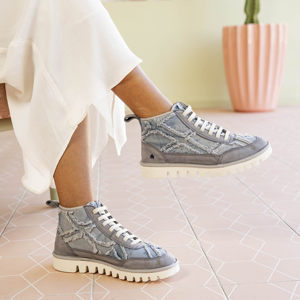 gid://shopify/Product/16172946096460_6