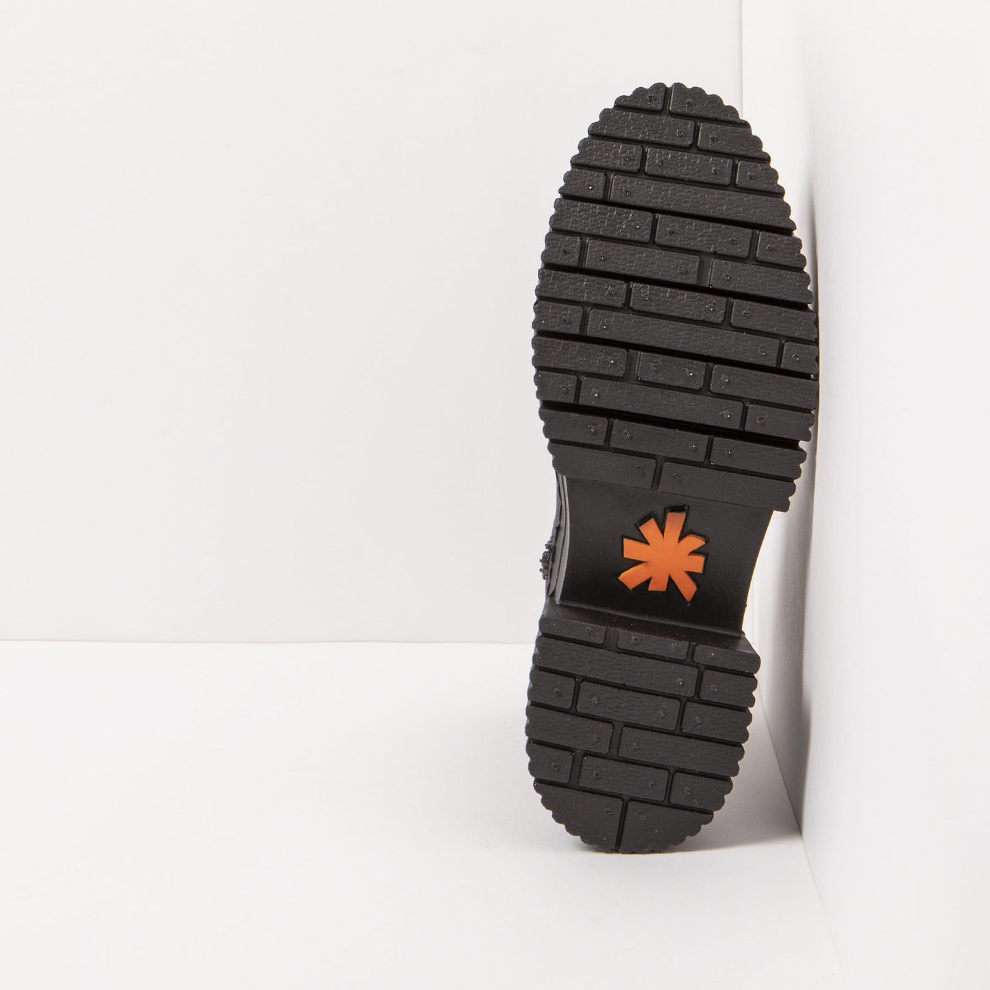 gid://shopify/Product/15785705603404_6