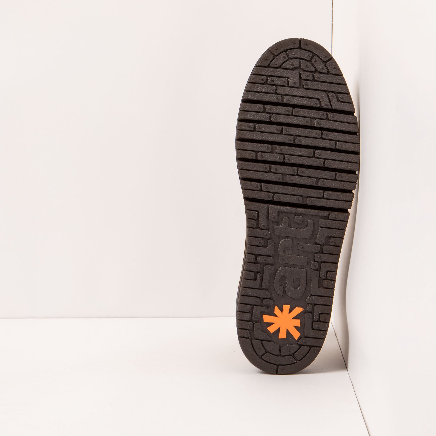 gid://shopify/Product/15694234779980_3