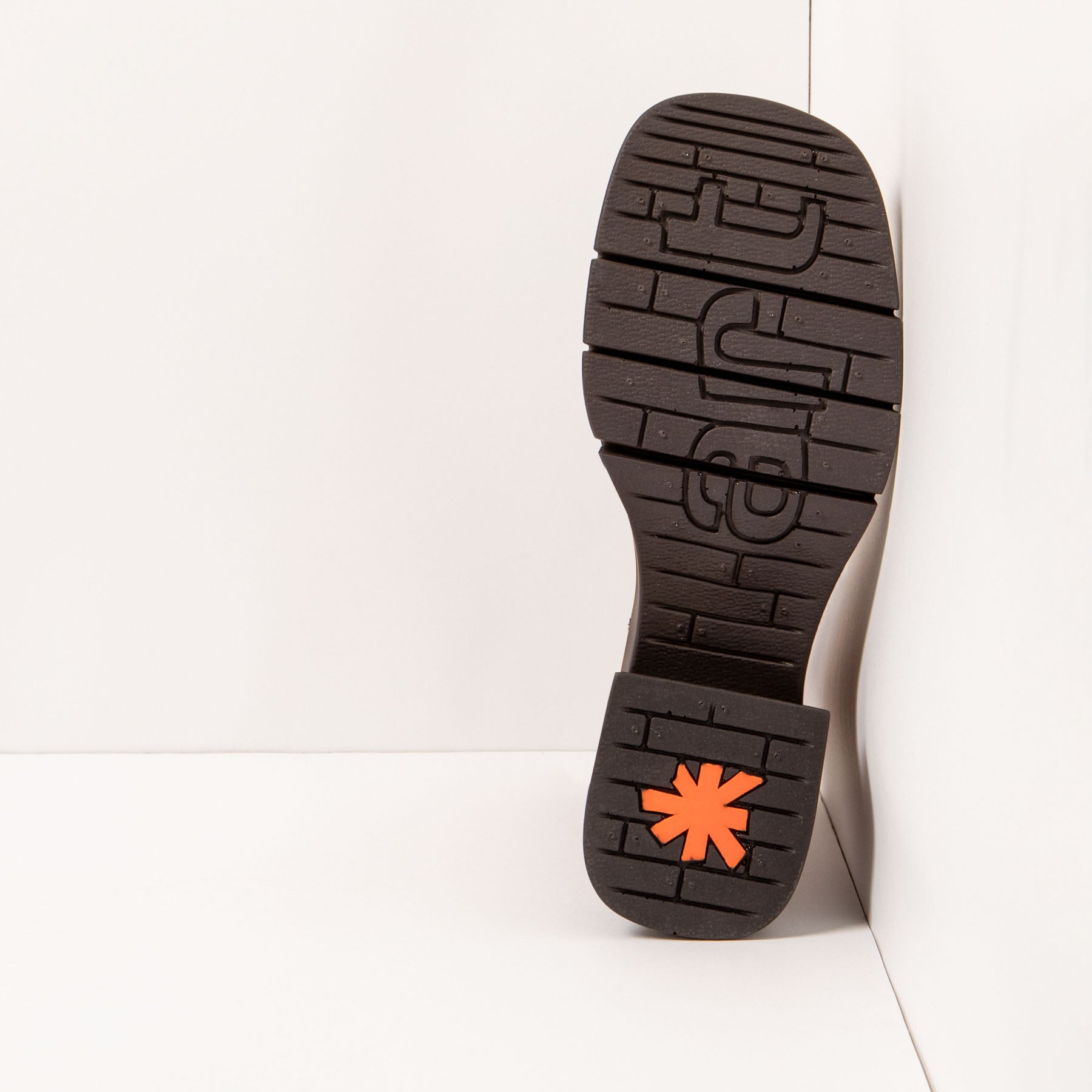 gid://shopify/Product/15693819838796_3