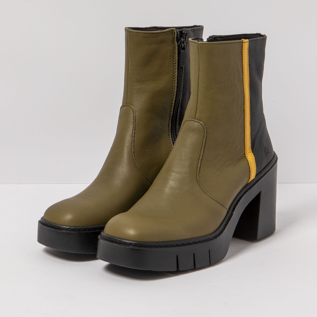 gid://shopify/Product/16171797709132_5