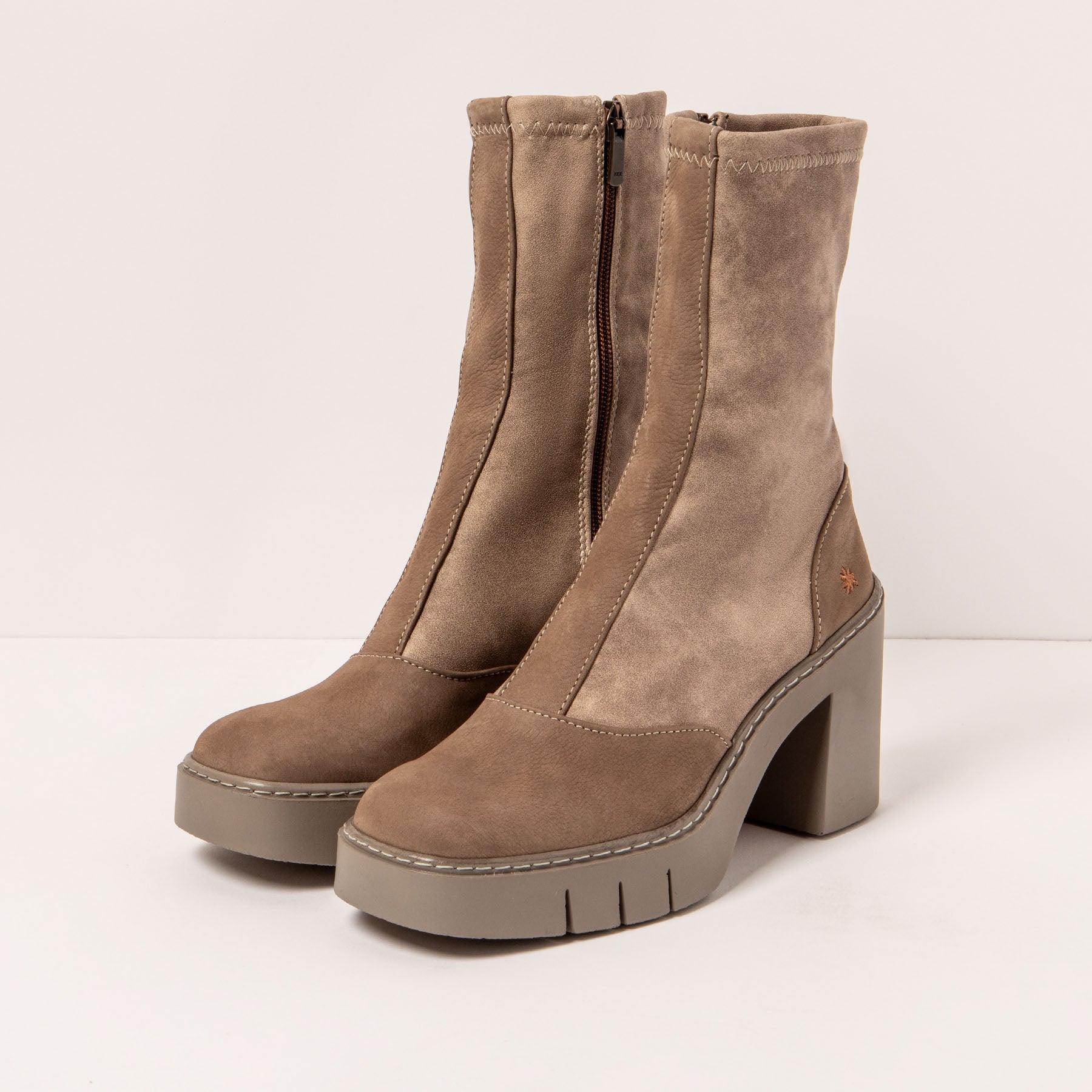 gid://shopify/Product/15694351925580_2