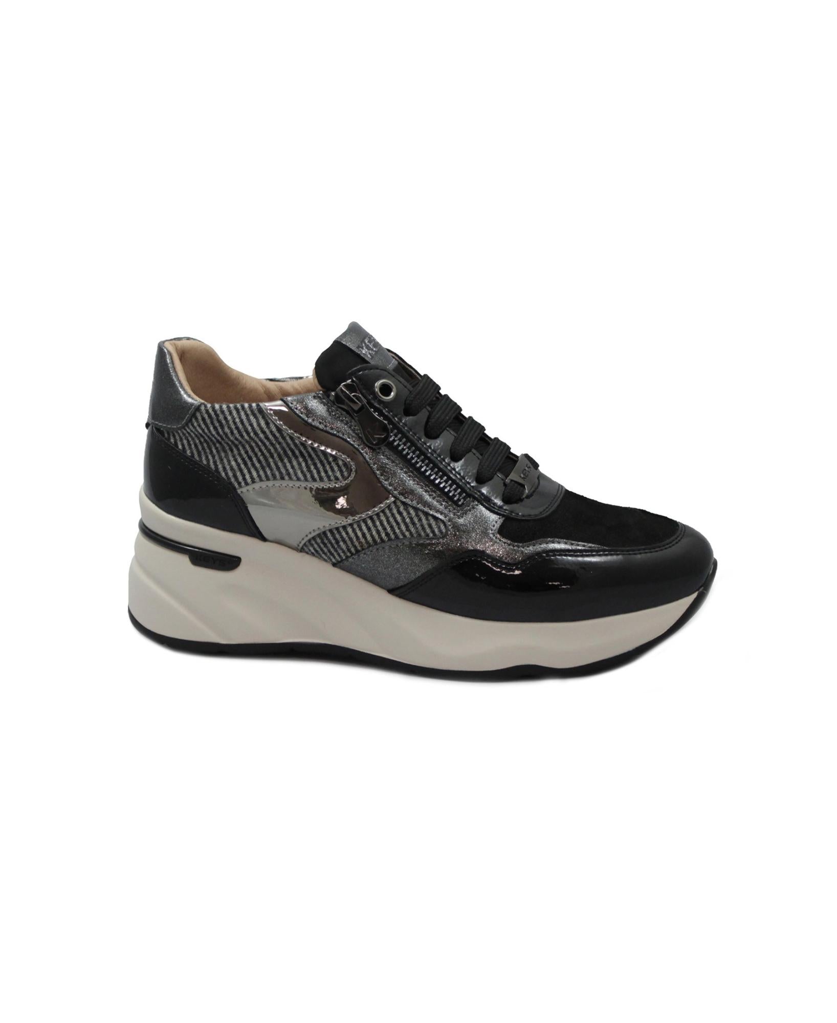 gid://shopify/Product/15737720963404_1