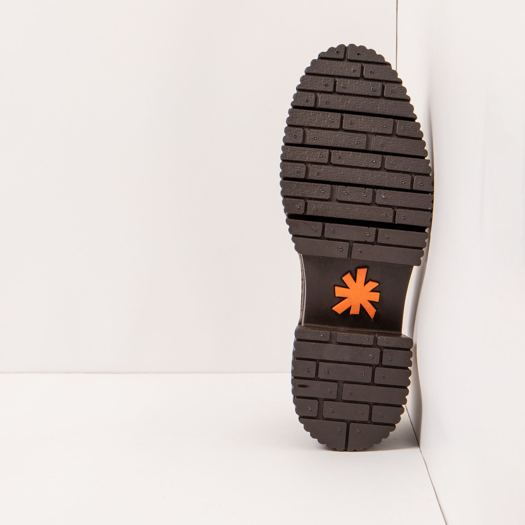 gid://shopify/Product/15693958021452_3