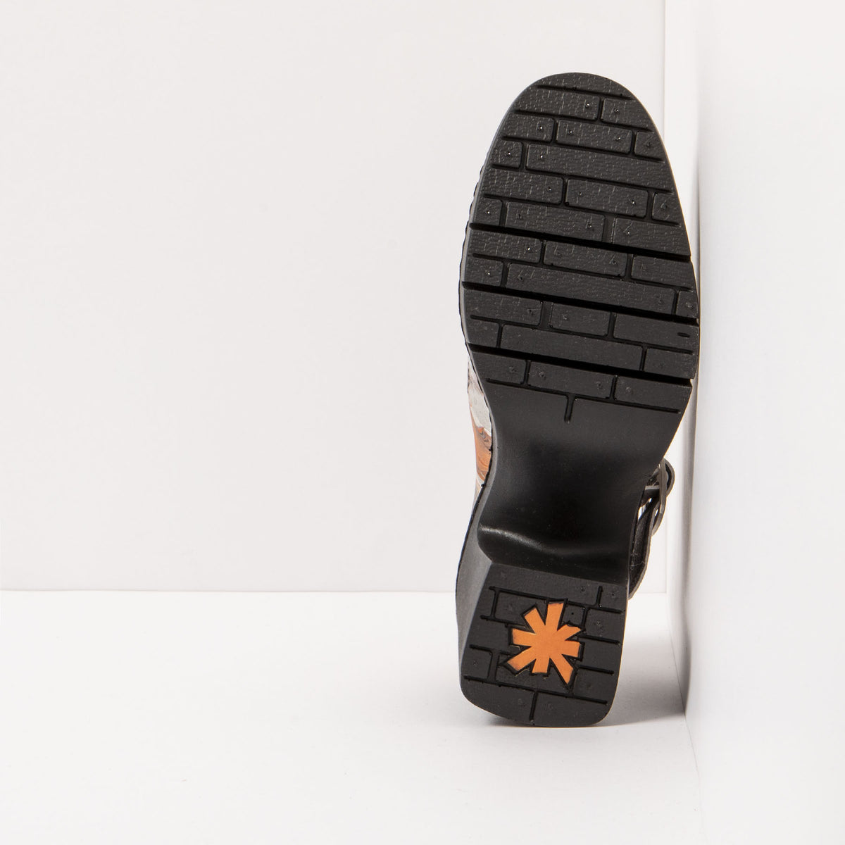 gid://shopify/Product/16171411276108_6