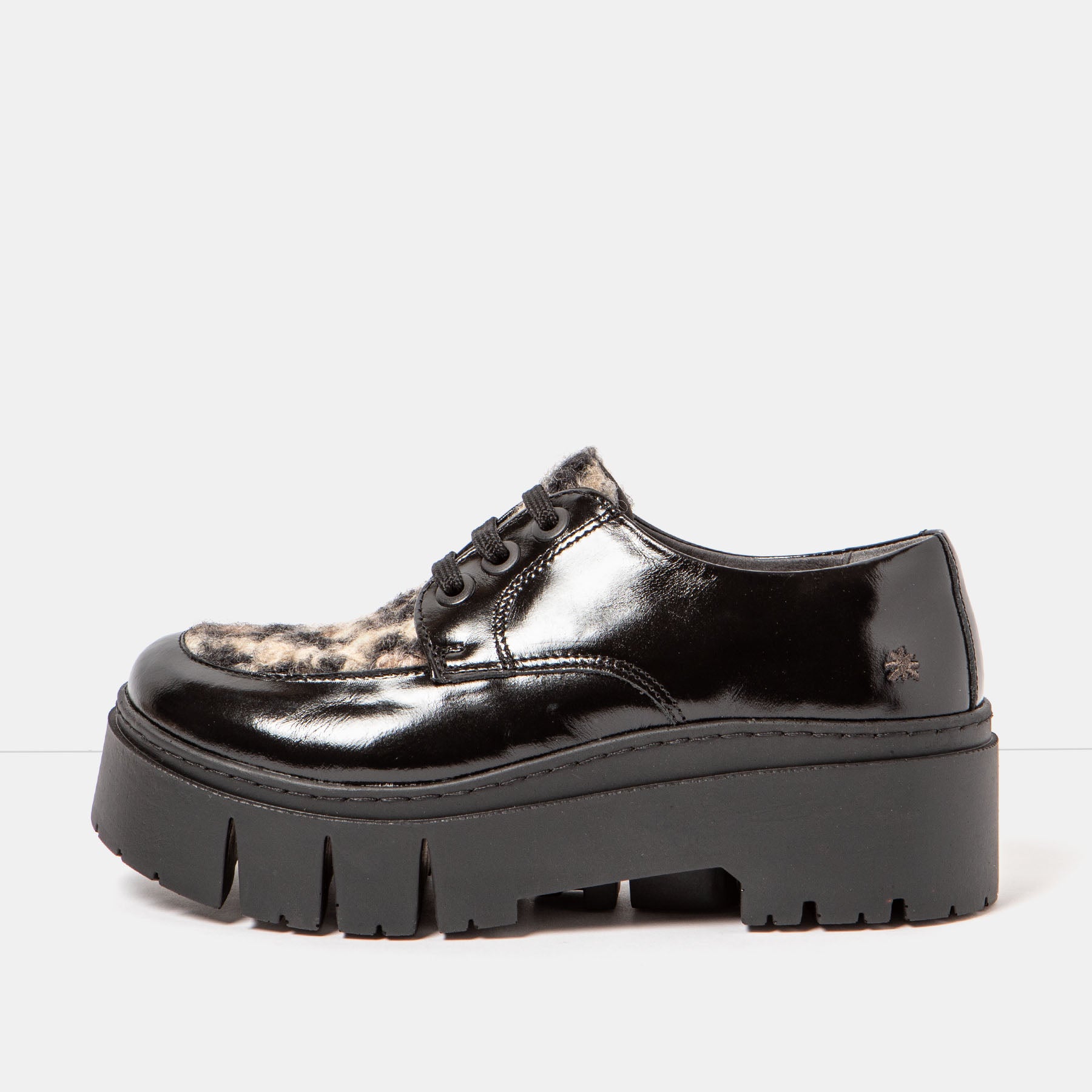gid://shopify/Product/15694210236748_4