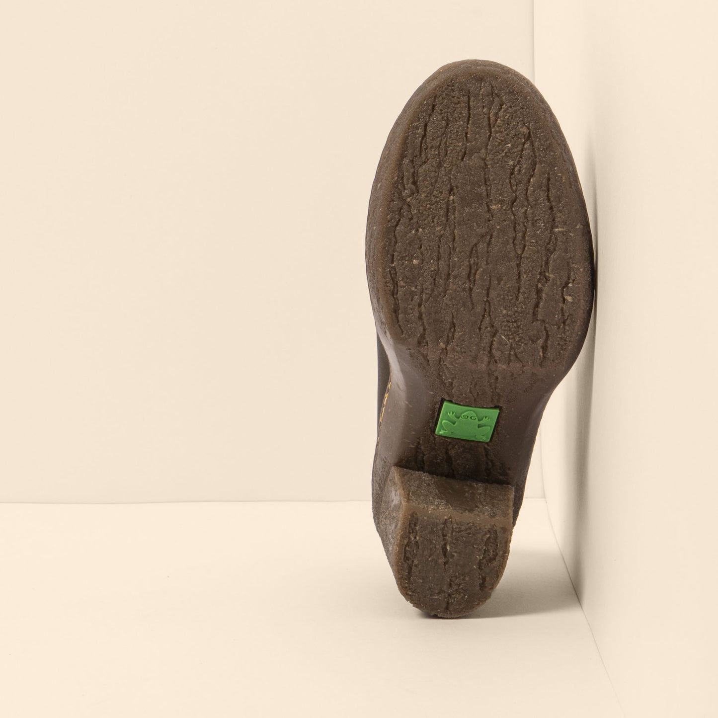 gid://shopify/Product/15699969573196_6