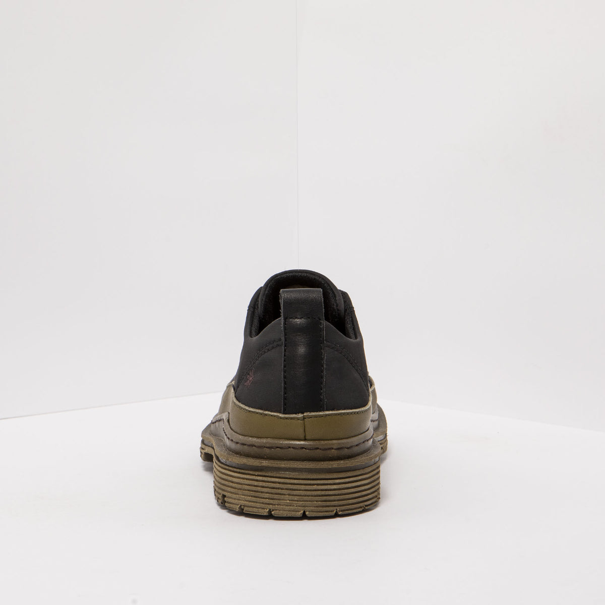 gid://shopify/Product/16171574165836_8