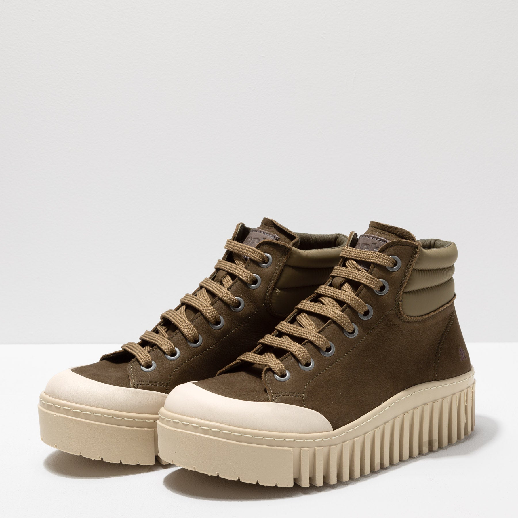 gid://shopify/Product/15785723986252_2