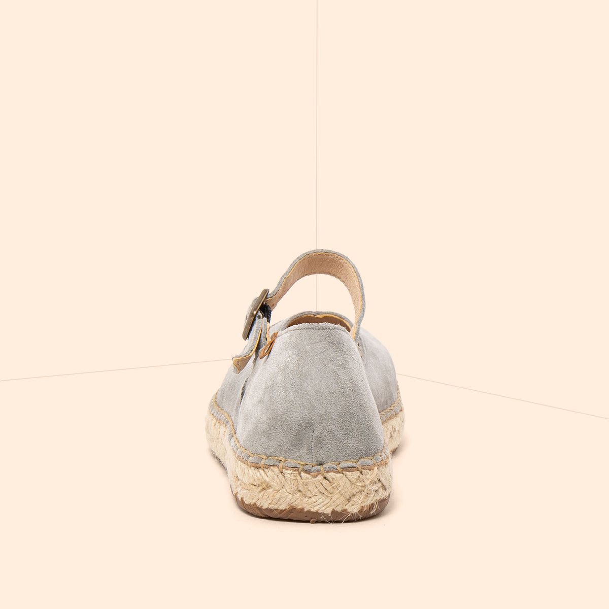 gid://shopify/Product/16124880421196_5