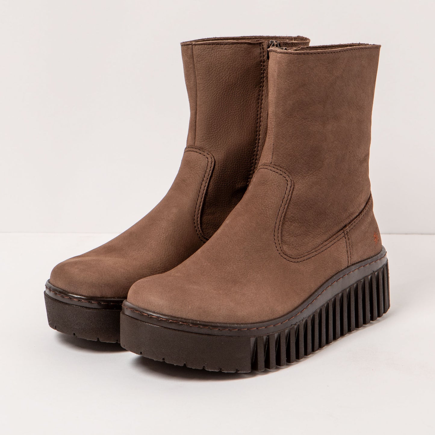 gid://shopify/Product/15785722806604_5