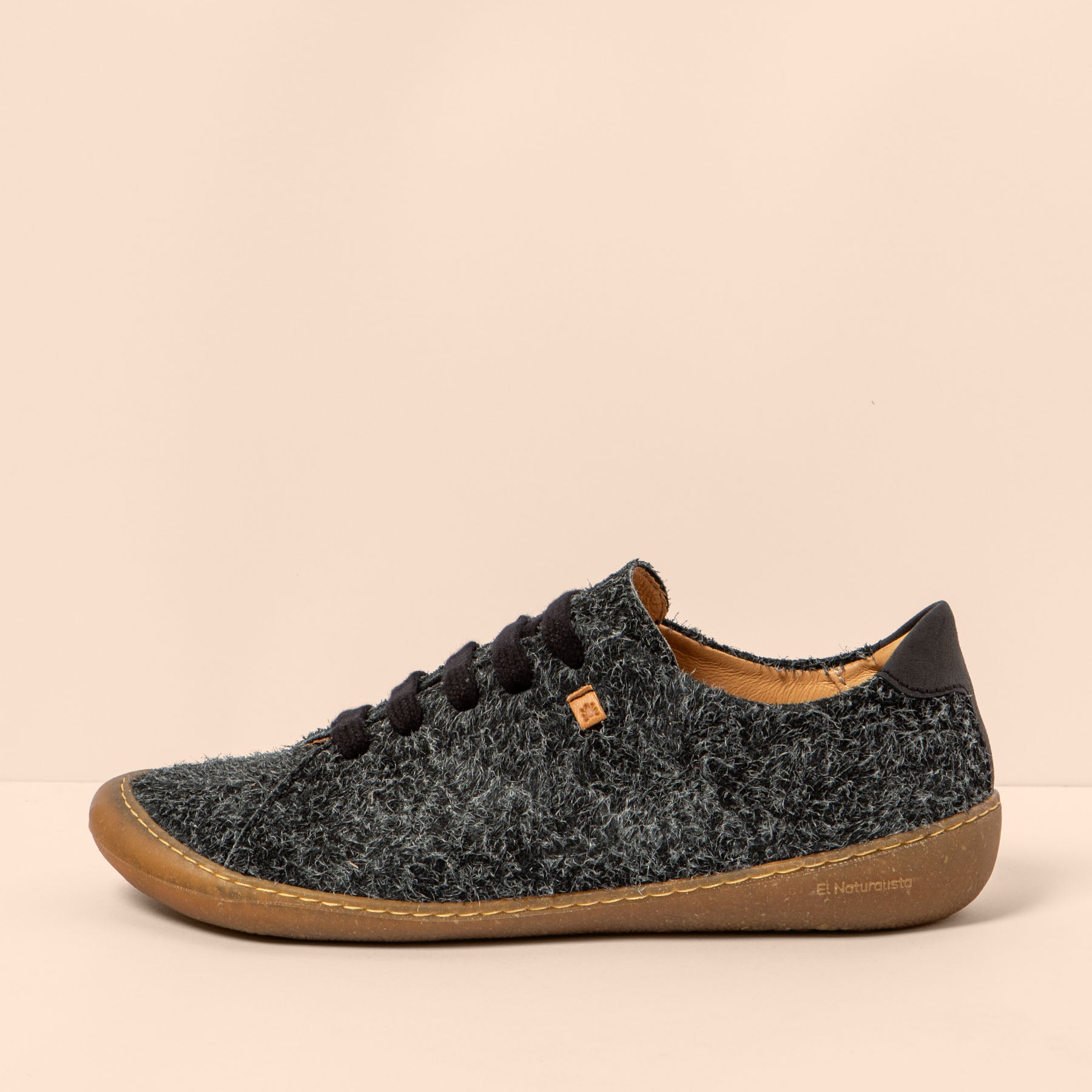 gid://shopify/Product/15700859748684_1
