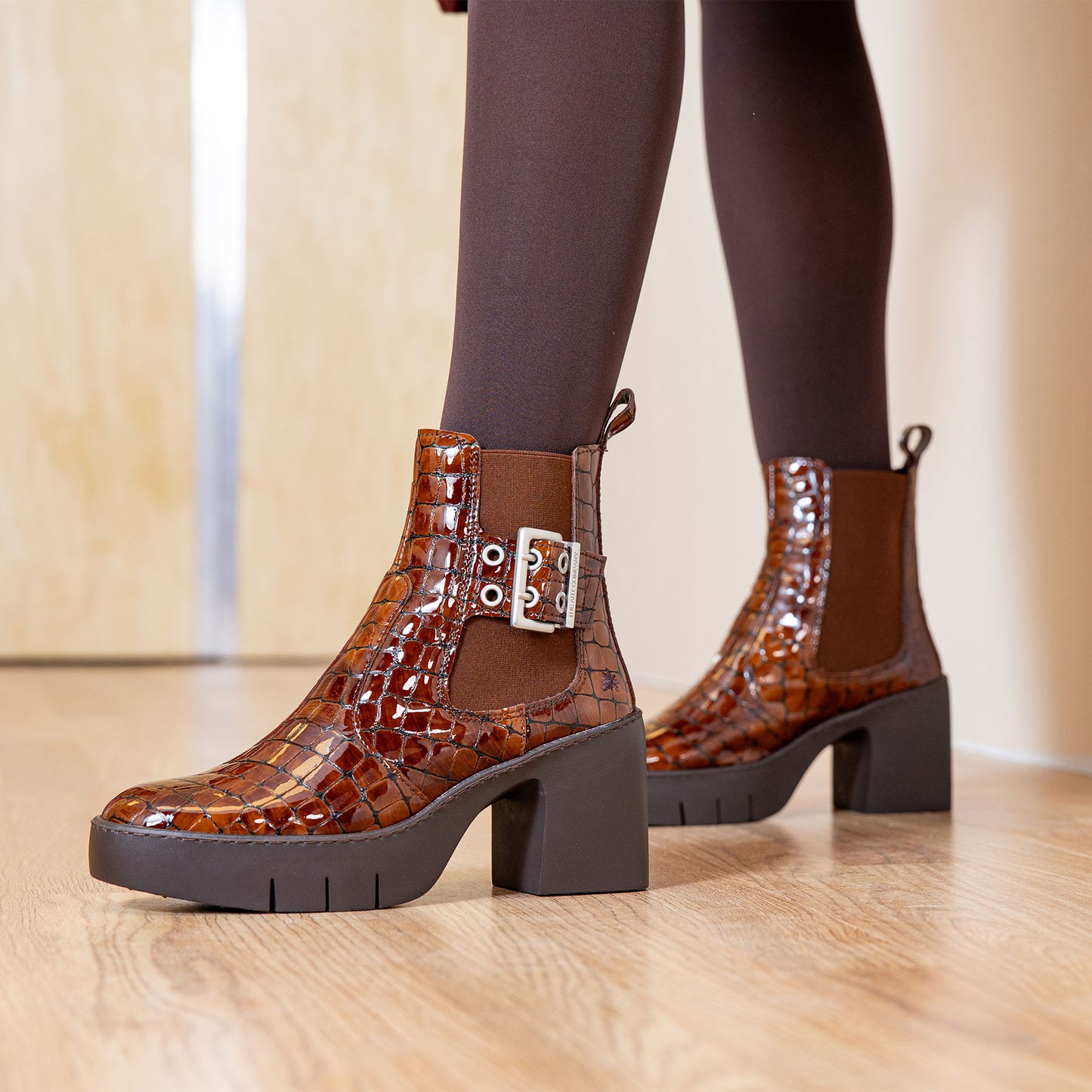 gid://shopify/Product/15694145454412_6