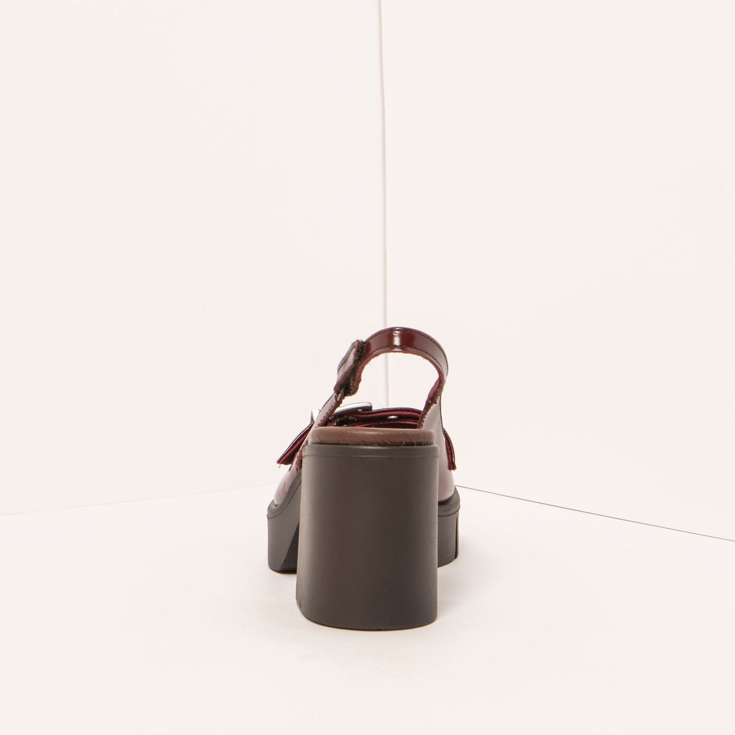 gid://shopify/Product/15693595672908_5