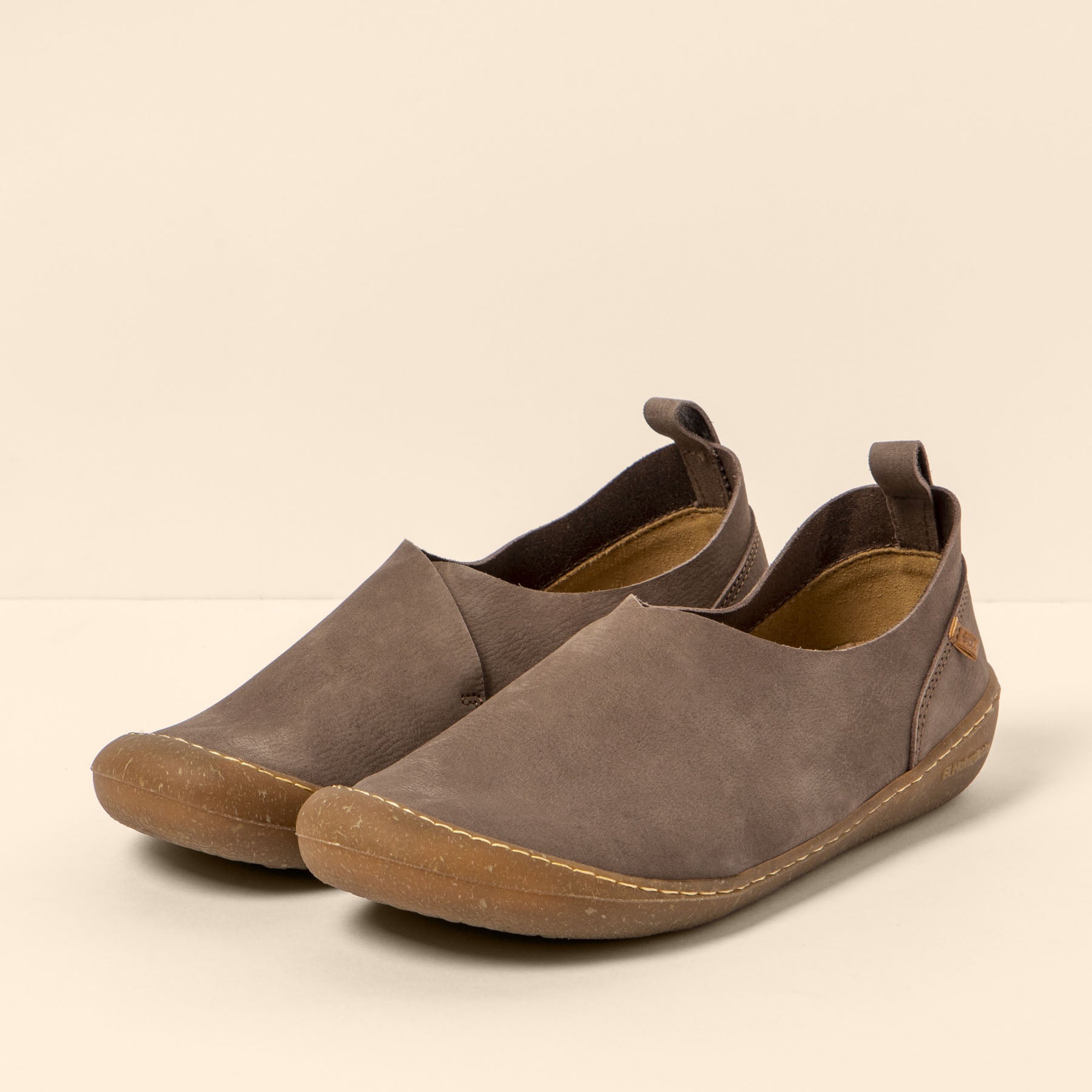 gid://shopify/Product/15700053852492_5