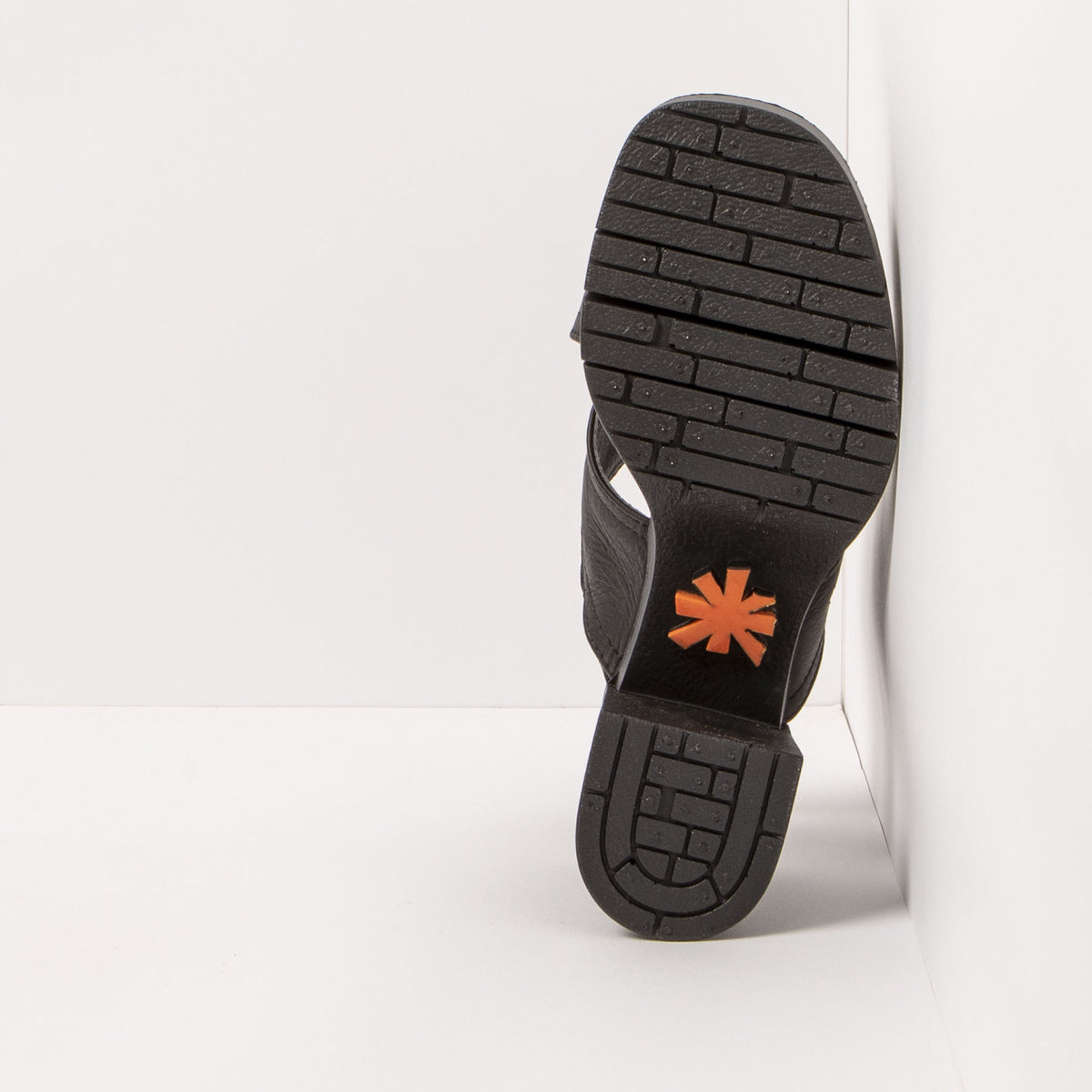 gid://shopify/Product/16171879235916_6