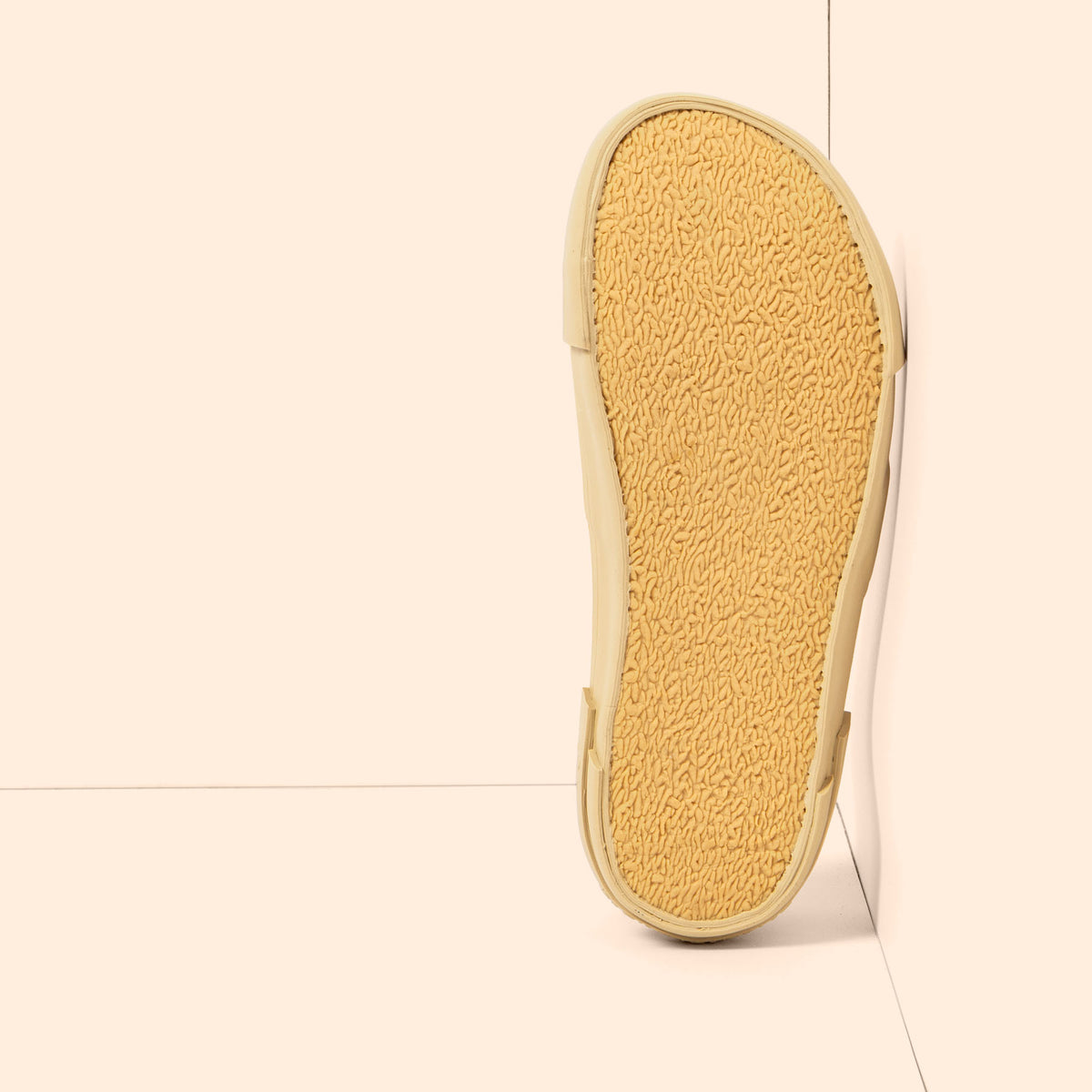 gid://shopify/Product/16124854632780_3