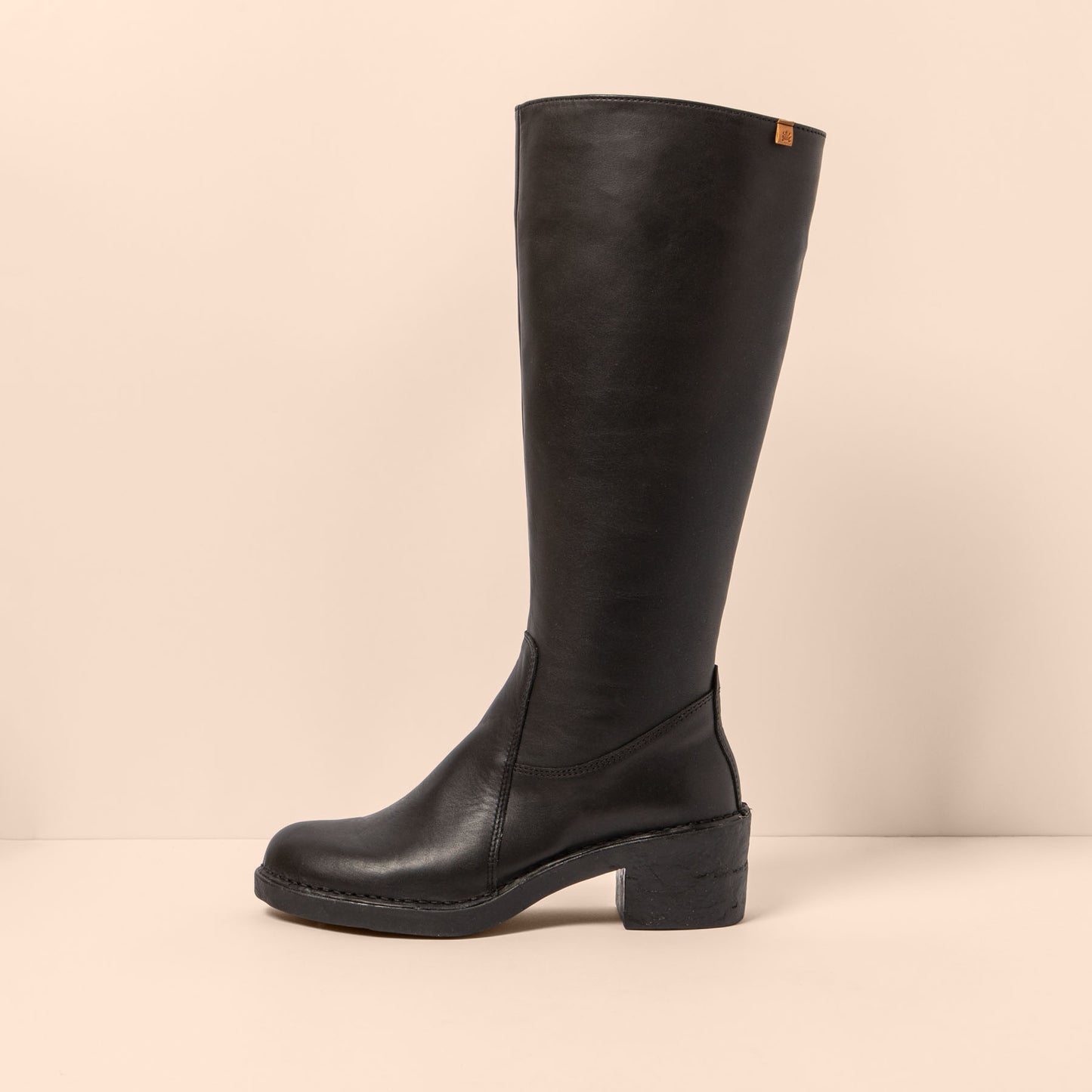 gid://shopify/Product/15700855062860_1