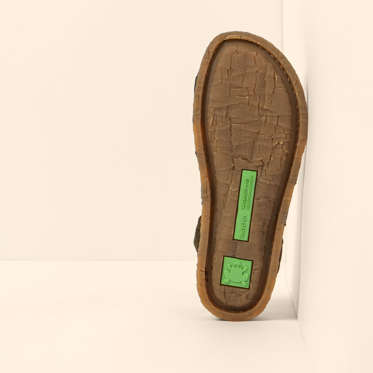 gid://shopify/Product/15700528890188_3