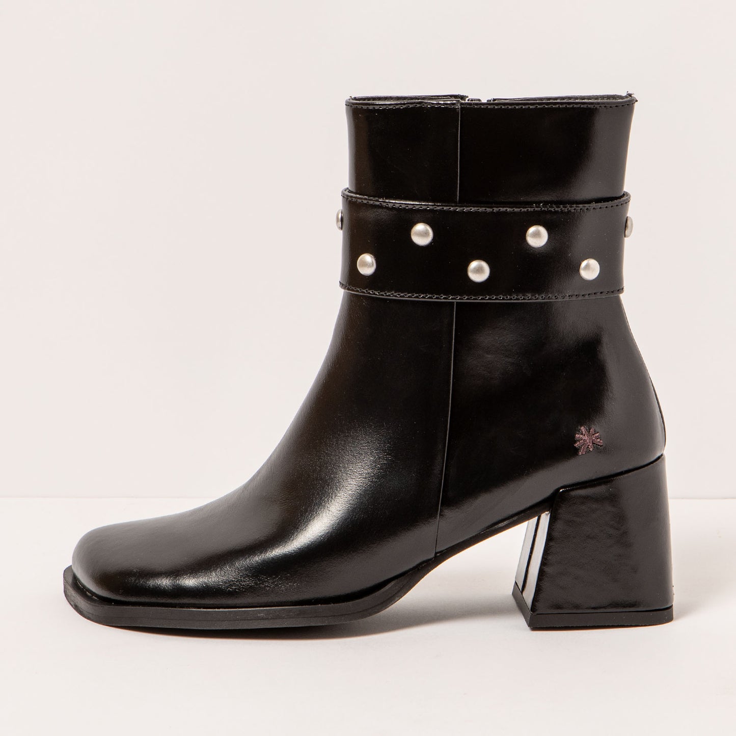 gid://shopify/Product/15694188675404_1
