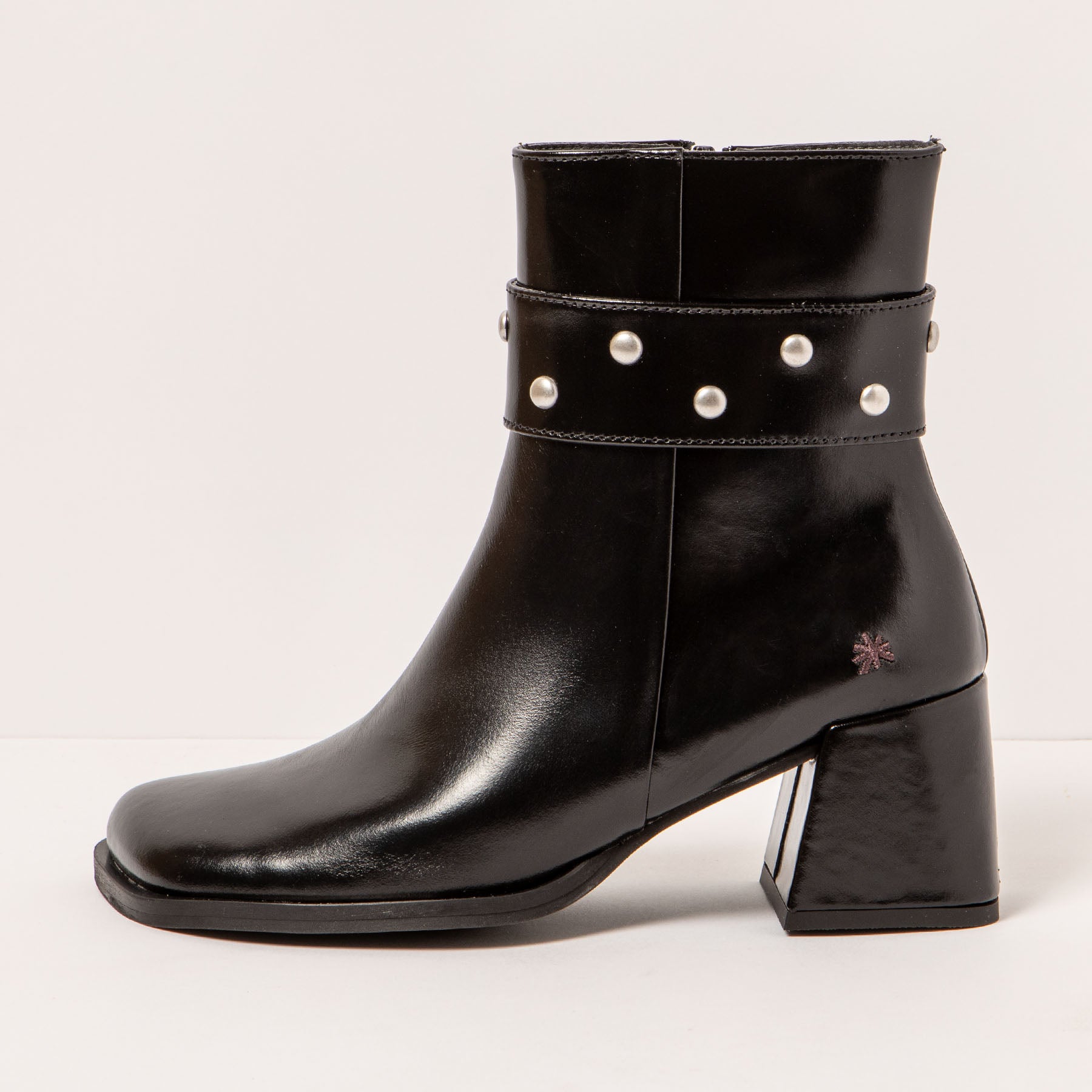 gid://shopify/Product/15694188675404_1
