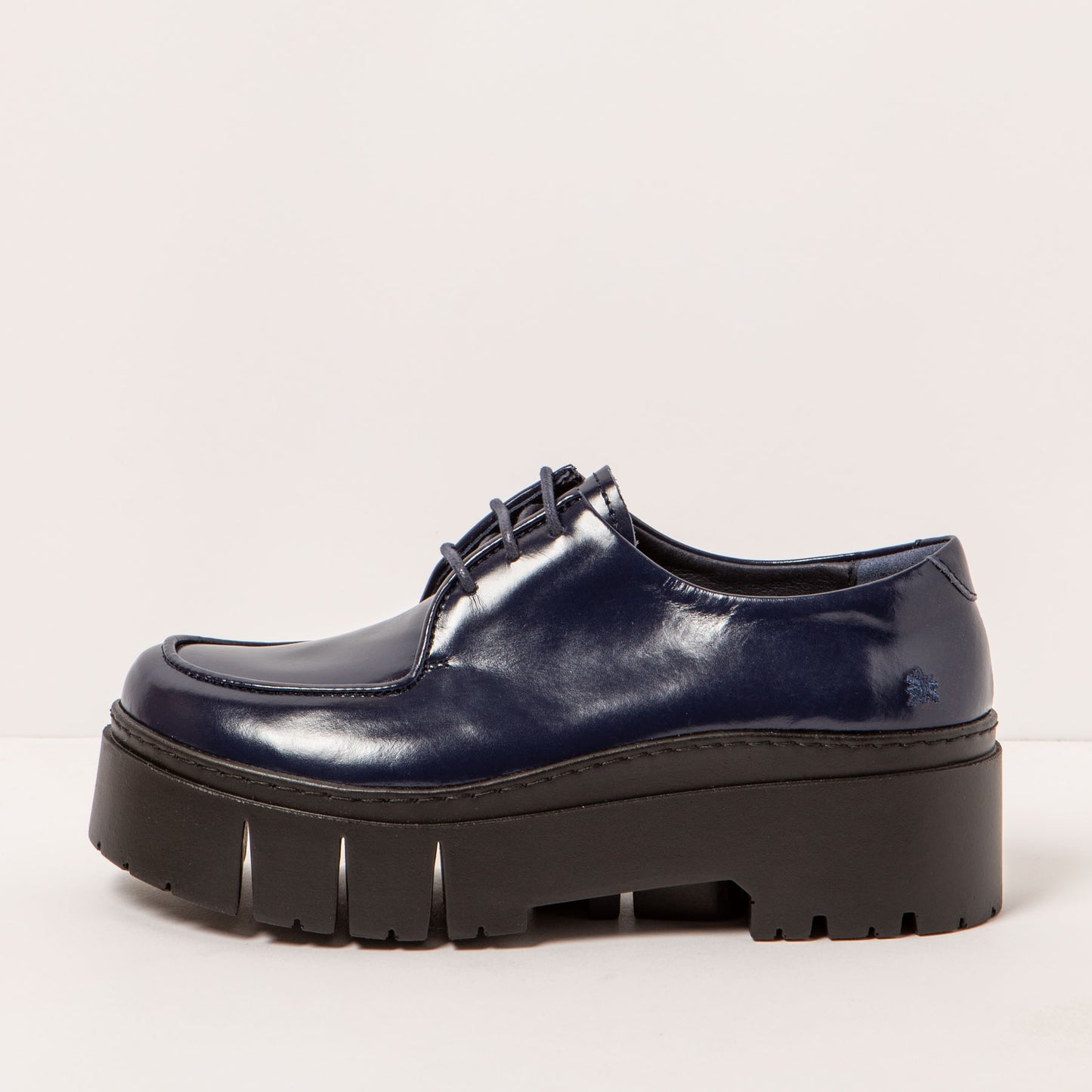 gid://shopify/Product/15694208139596_1