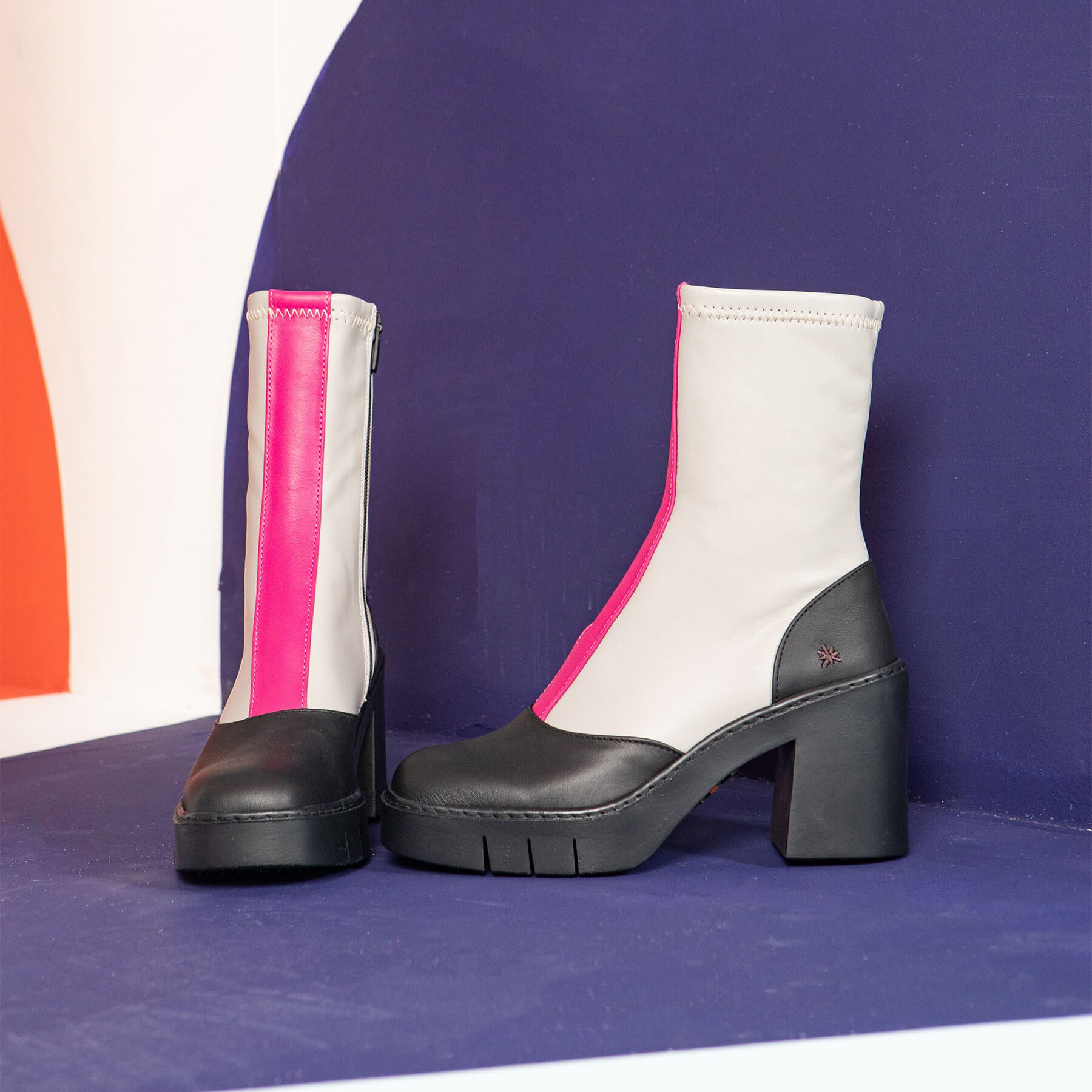 gid://shopify/Product/15694351237452_7
