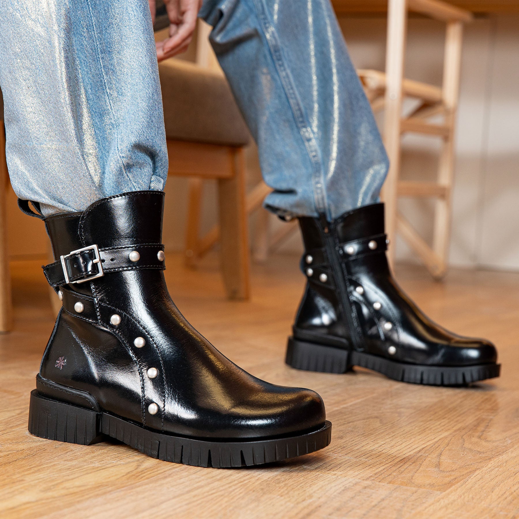 gid://shopify/Product/15694286979404_6