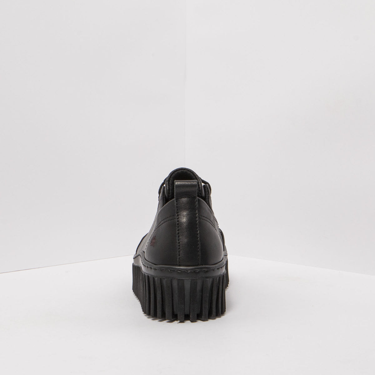 gid://shopify/Product/16171250385228_8