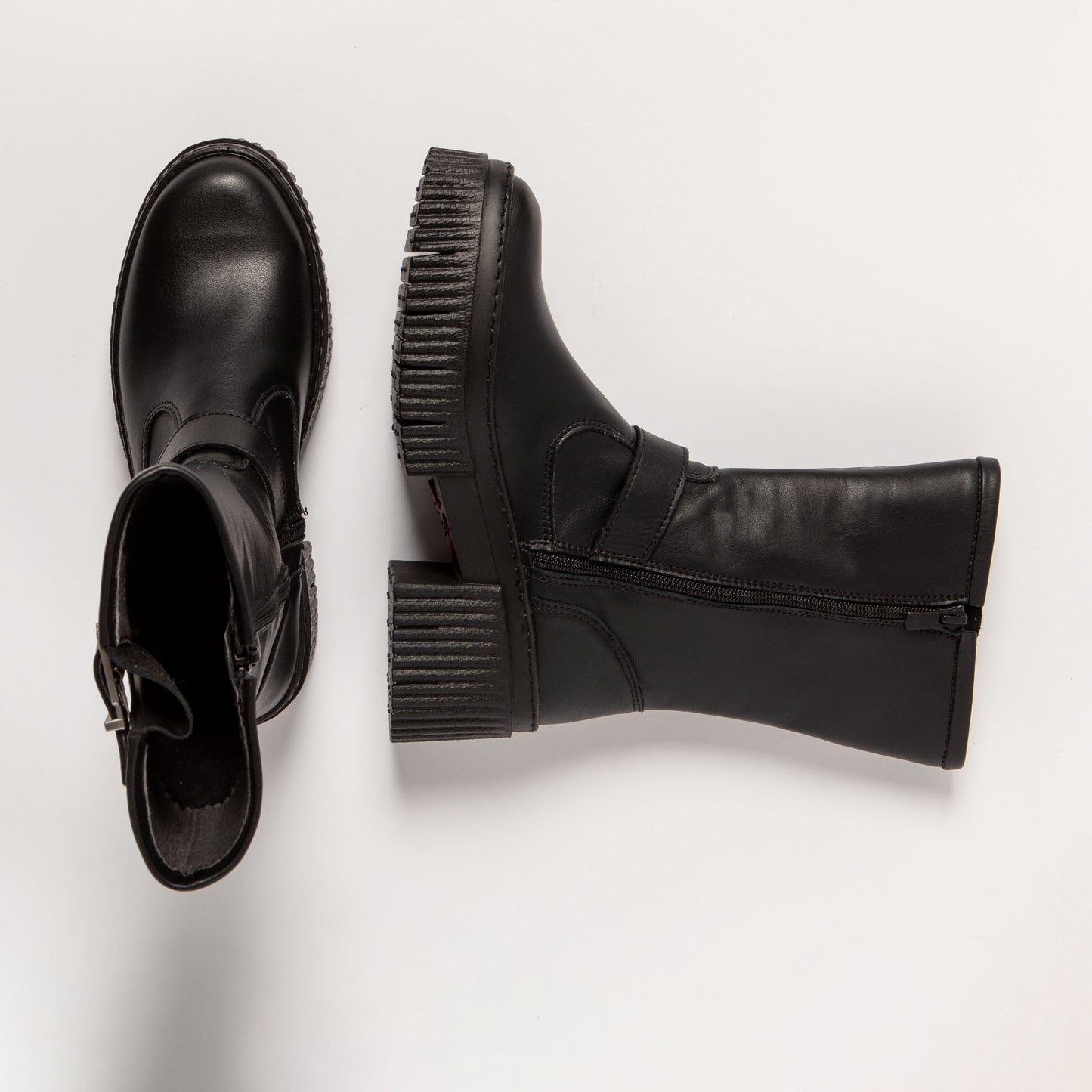 gid://shopify/Product/15693949632844_4