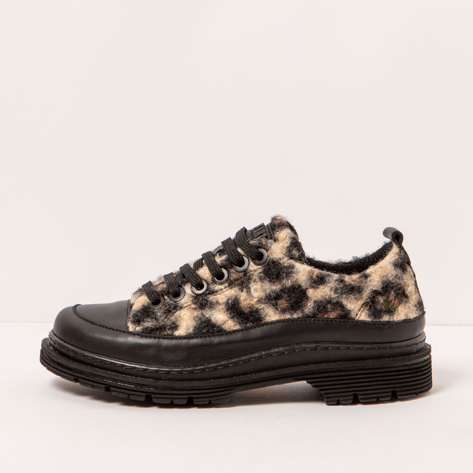 gid://shopify/Product/15694303920460_1