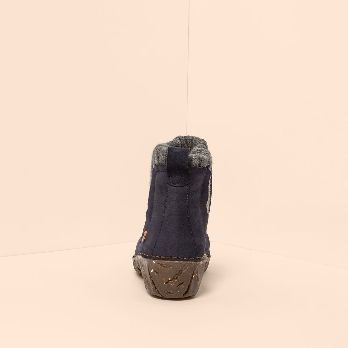 gid://shopify/Product/16124617556300_5