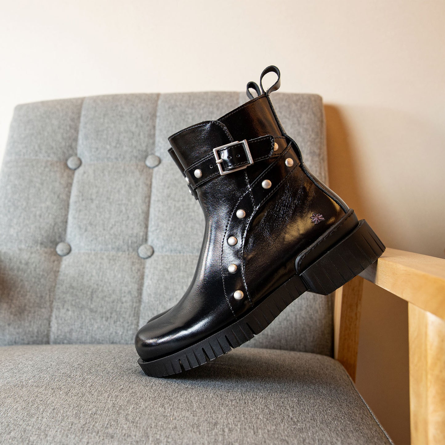 gid://shopify/Product/15694286979404_7