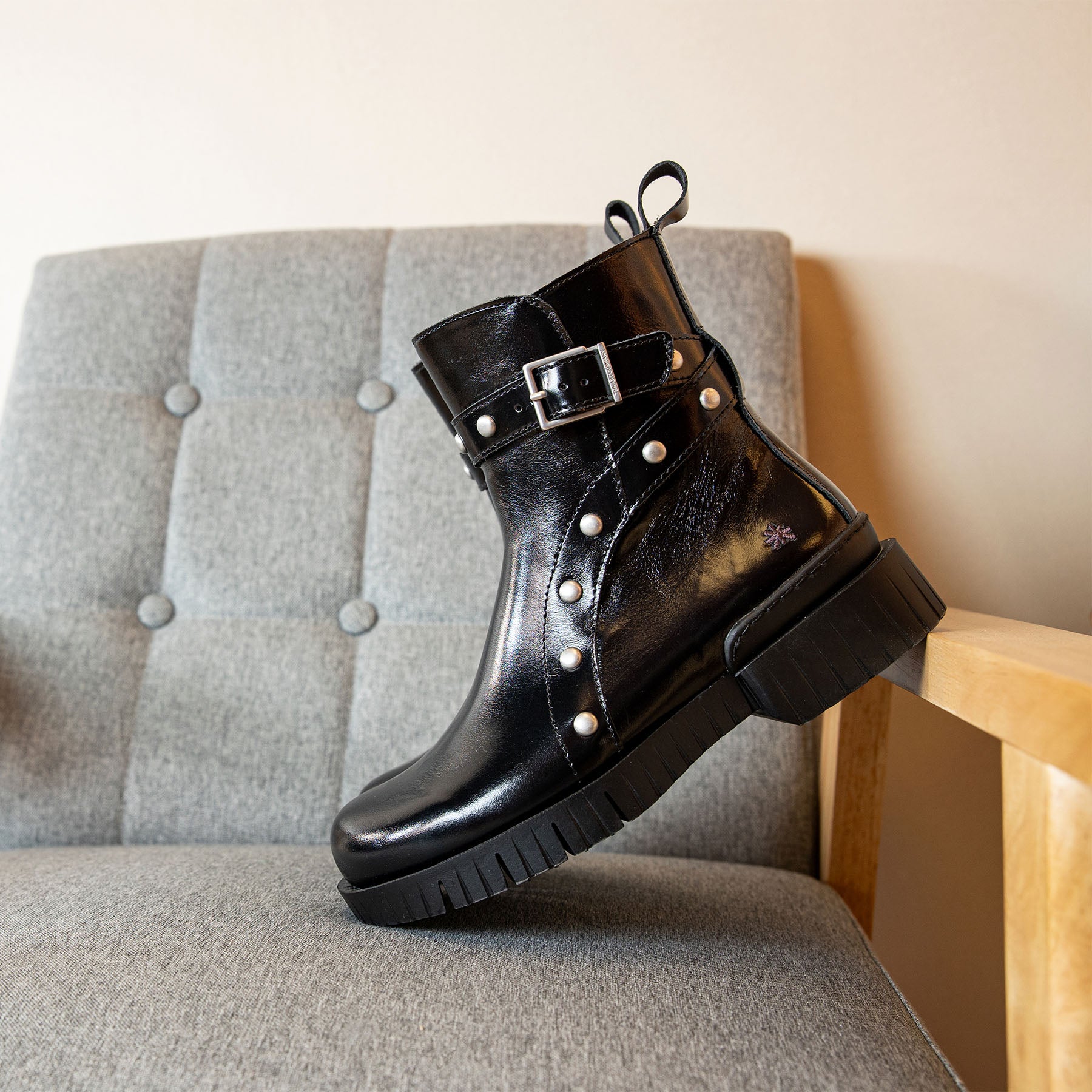 gid://shopify/Product/15694286979404_7