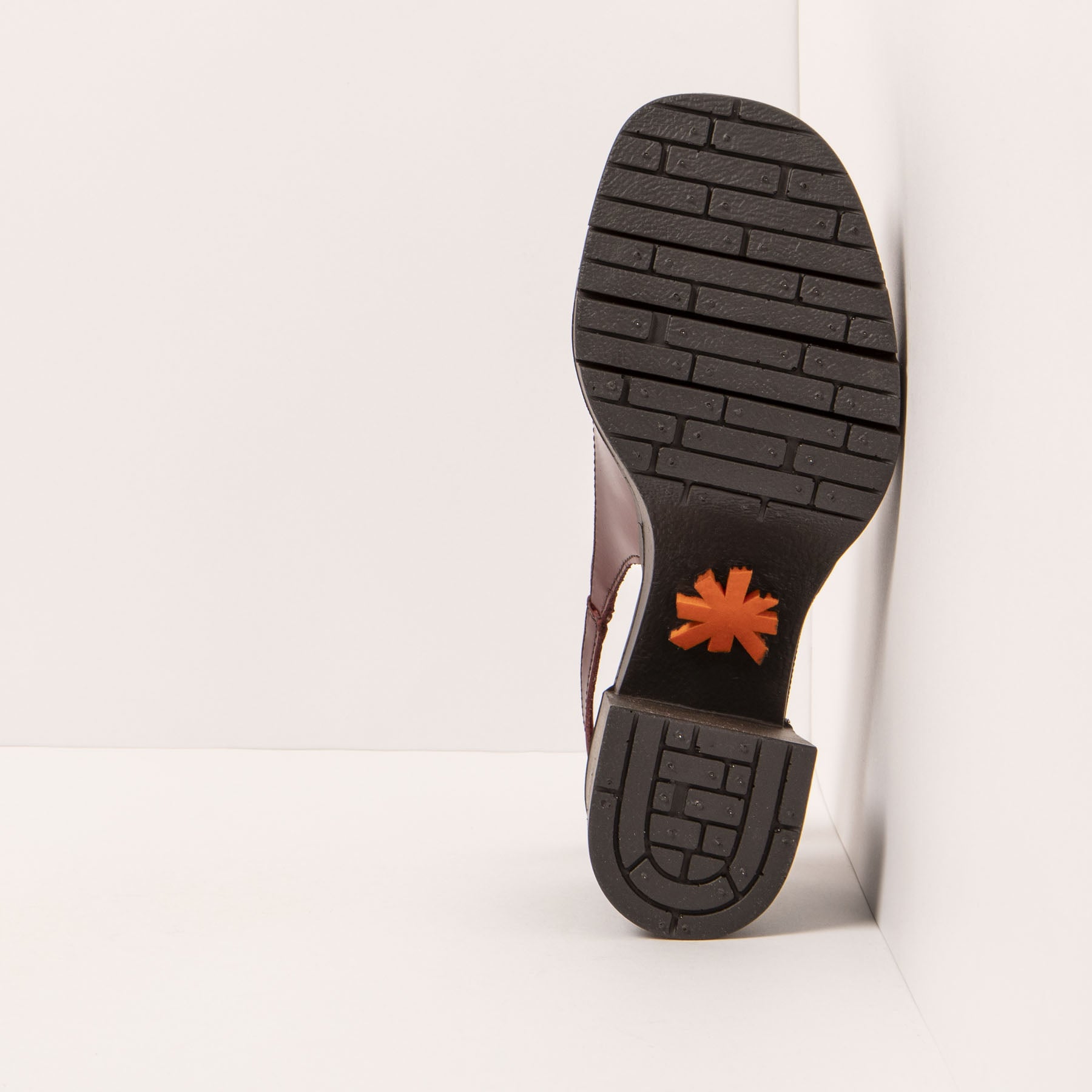 gid://shopify/Product/15693595672908_3