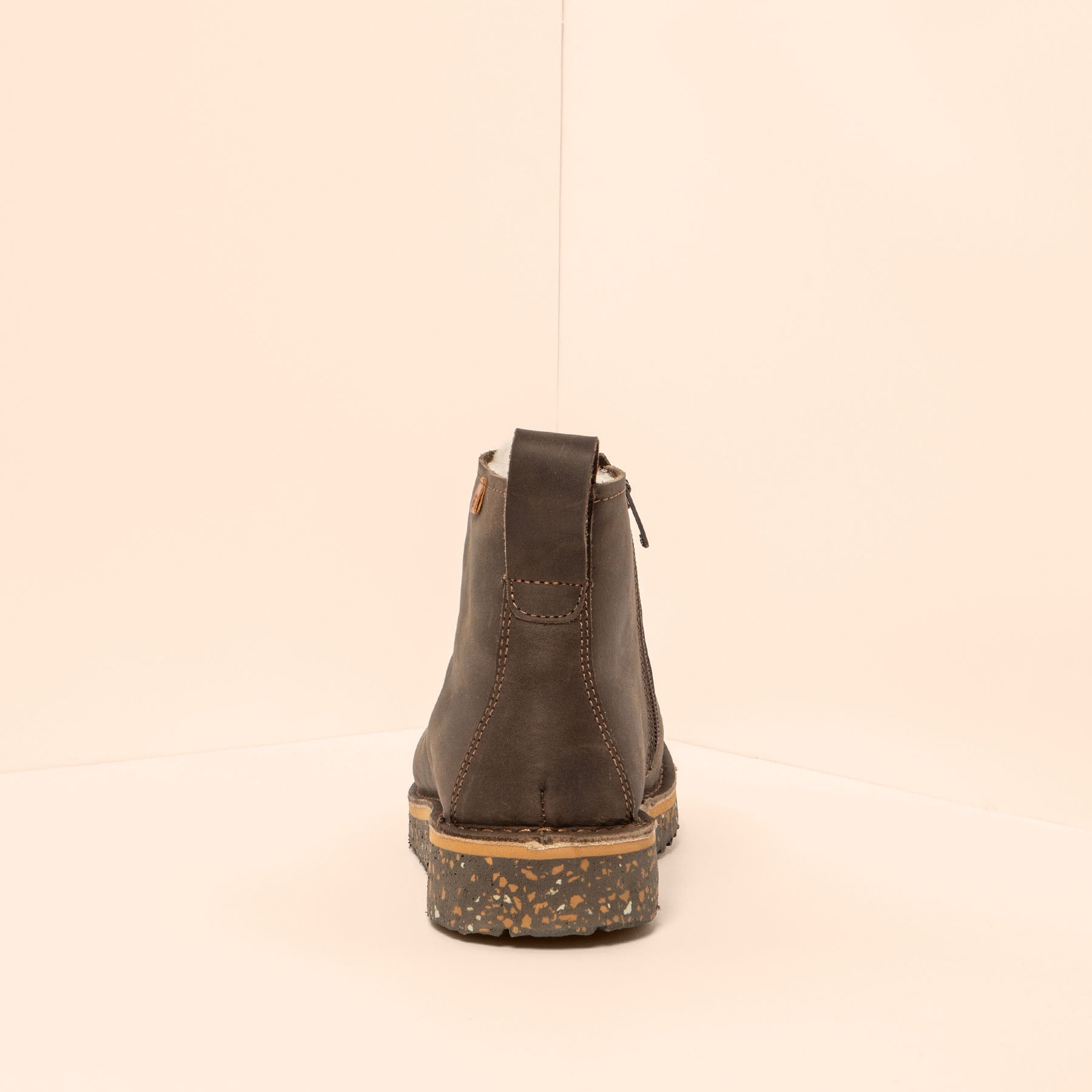 gid://shopify/Product/15700854505804_5