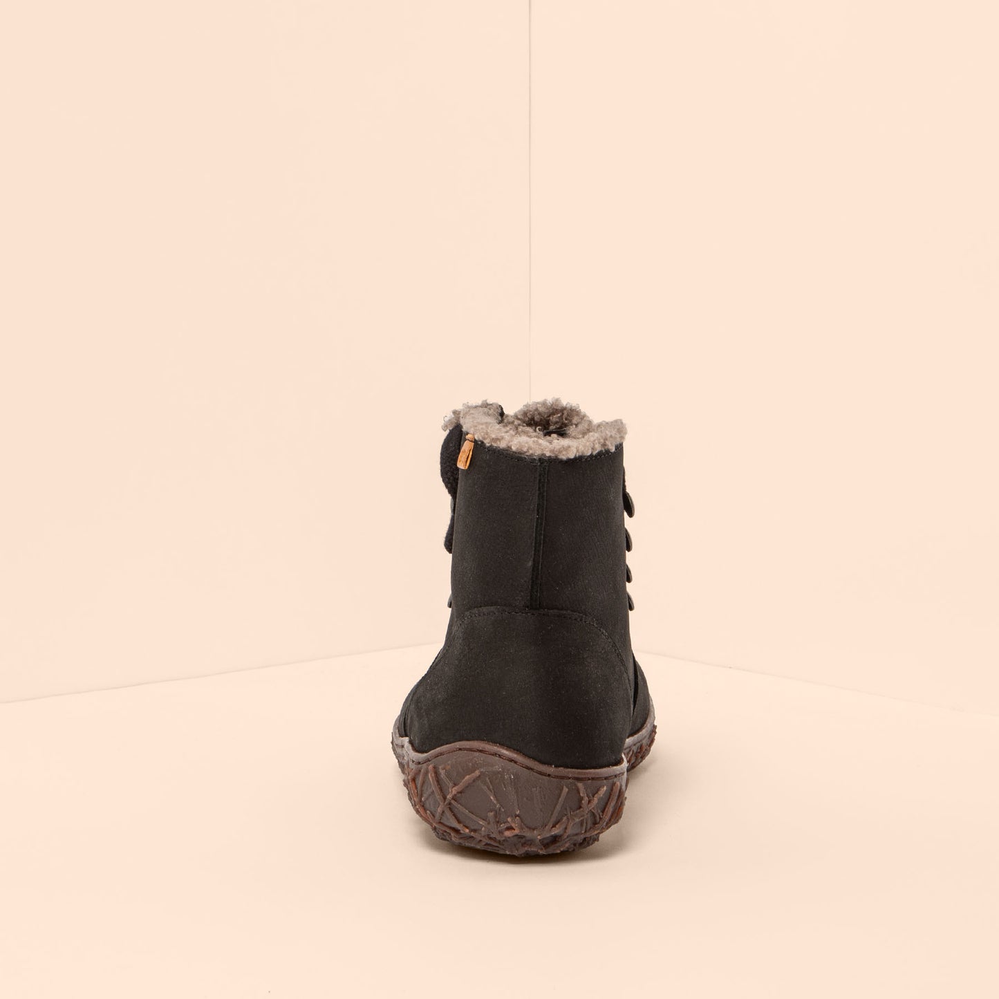 gid://shopify/Product/15700796113228_5