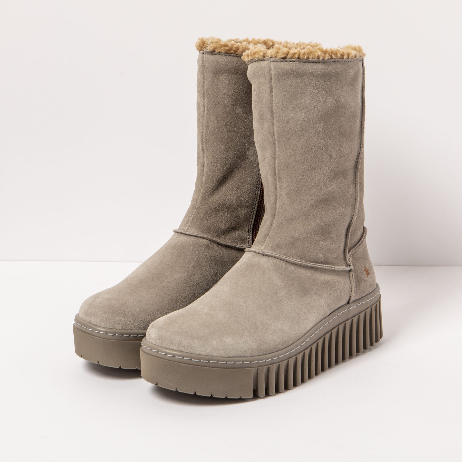 gid://shopify/Product/15785718546764_5